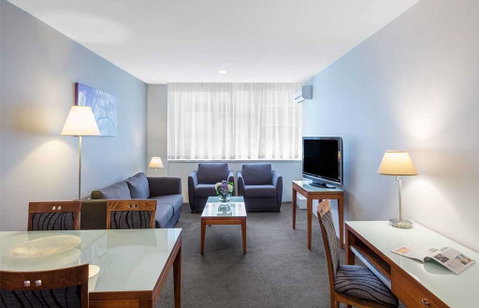 Park Regis Griffins Suites - Accommodation QLD 4