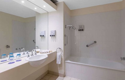 Park Regis Griffins Suites - Accommodation QLD 9