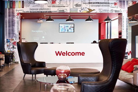 Essence Hotel Carlton - Accommodation QLD 3