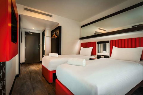 Essence Hotel Carlton - Accommodation QLD 6