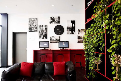 Essence Hotel Carlton - Accommodation QLD 8