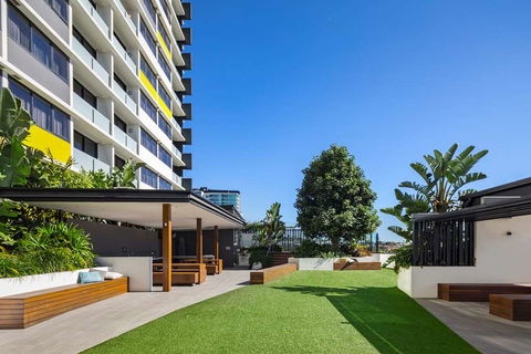 Alcyone Hotel Residences - Accommodation QLD 3