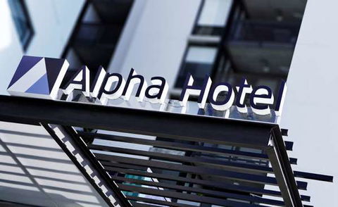 Alpha Mosaic Hotel - Accommodation QLD 2