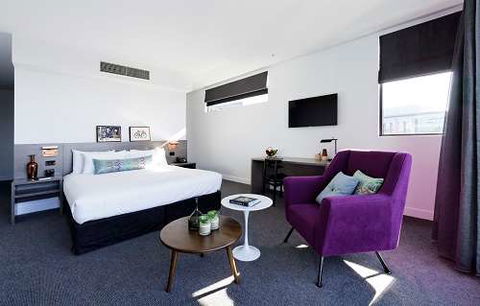 Alpha Mosaic Hotel - Accommodation QLD 10