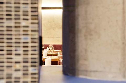 Alpha Mosaic Hotel - Accommodation QLD 12