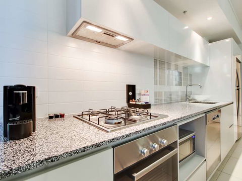 Alpha Mosaic Hotel - Accommodation QLD 17