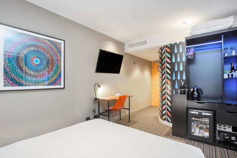 The Constance - Accommodation QLD 11