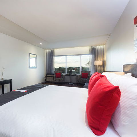 Alexandra Hills Hotel - Accommodation QLD 4