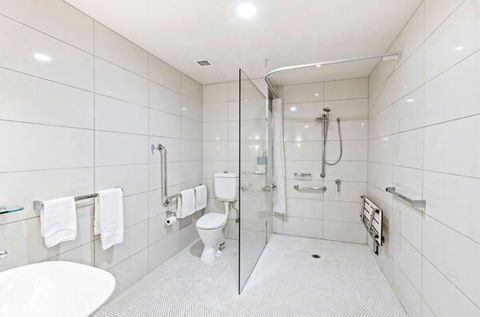 Alexandra Hills Hotel - Accommodation QLD 7
