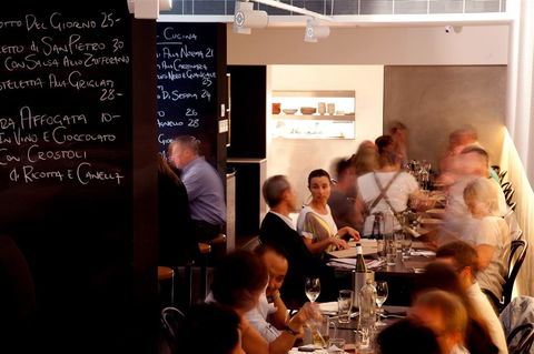 Adge Apartment Hotel - Accommodation QLD 10