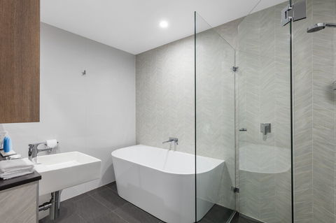 Meriton Suites Sydney Airport - Accommodation QLD 9