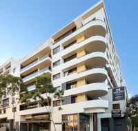 Meriton Suites Waterloo - Accommodation QLD