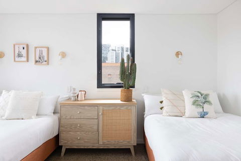 Hotel Hacienda - Accommodation QLD 4