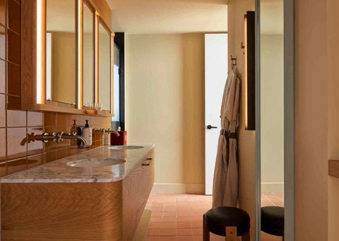 ACE Hotel Sydney - Accommodation QLD 9