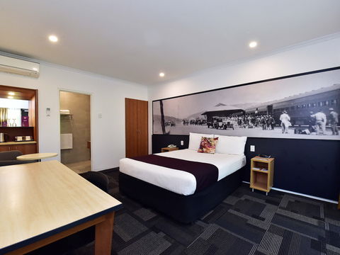 Mercure Alice Springs Resort - Accommodation QLD 5