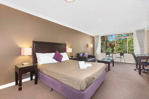 Checkers Resort & Conference Centre - Accommodation QLD 2