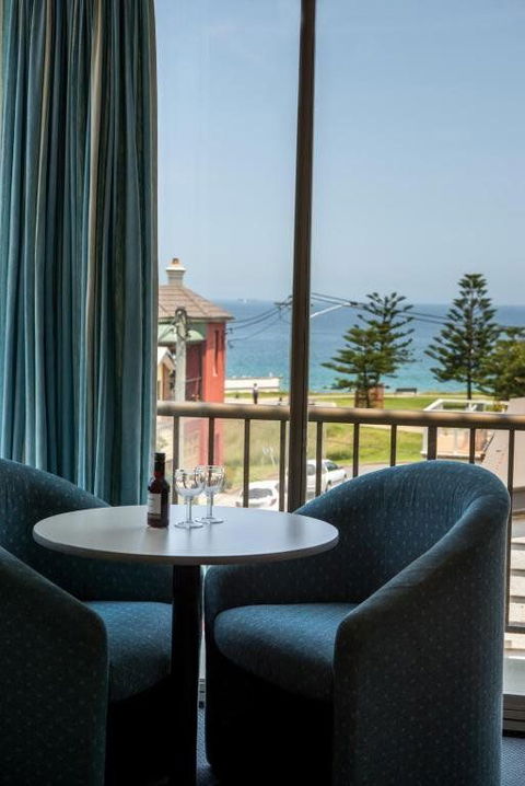 Alloggio Newcastle Beach Hotel - Accommodation QLD 1
