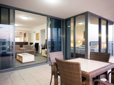 Oaks Aurora - Accommodation QLD 2