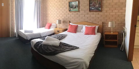 Golden Chain Aalana Motor Inn - Accommodation QLD 1