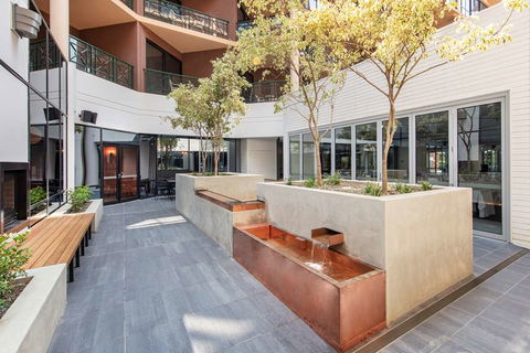 Amora Hotel Riverwalk Melbourne - Accommodation QLD 2