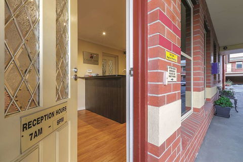 Lake Inn Ballarat - Accommodation QLD 2