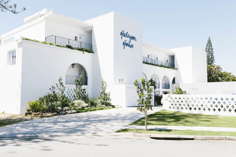 Halcyon House - Accommodation QLD 0