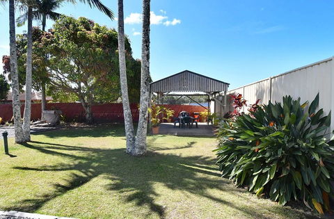 Kennedy Drive Motel - Accommodation QLD 2