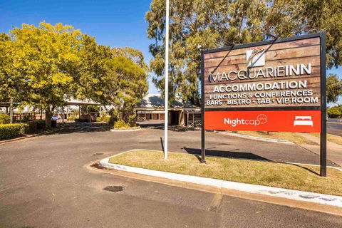 Macquarie Inn - Accommodation QLD 0