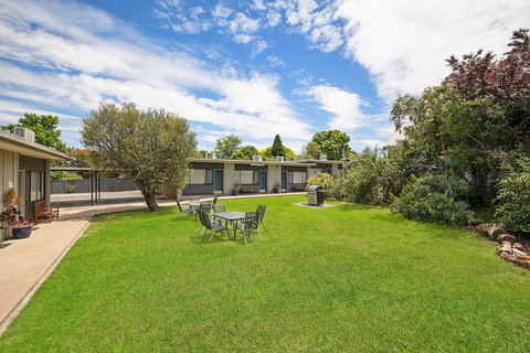 Hamilton Lakeside Motel - Accommodation QLD 1