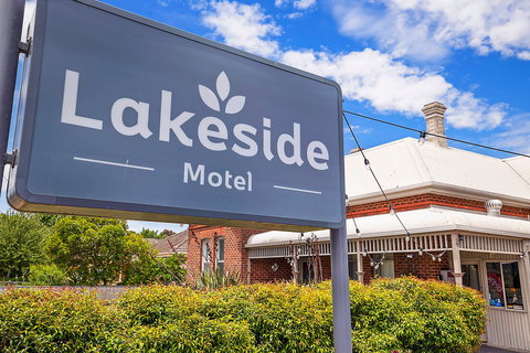 Hamilton Lakeside Motel - Accommodation QLD 2