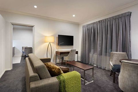Attika Hotel - Accommodation QLD 2