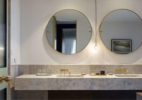 Eos by SkyCity - Accommodation QLD 2