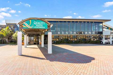 Quality Hotel Lighthouse - Accommodation QLD 1