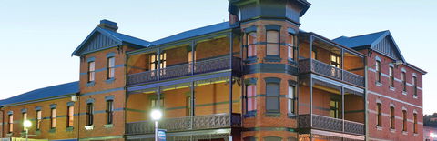 Ikon Hotel - Accommodation QLD 1