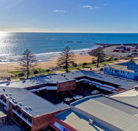 Beachfront Voyager Motor Inn - Accommodation QLD