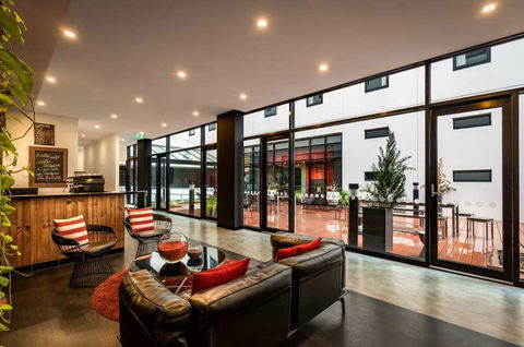 Essence Hotel Carlton - Accommodation QLD 2