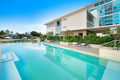 ULTIQA Freshwater Point Resort - Accommodation QLD 2
