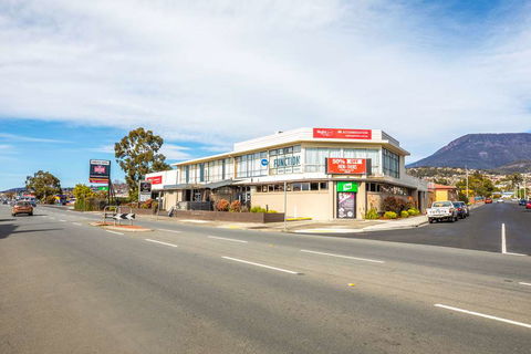 Nightcap at Carlyle Hotel - Accommodation QLD 2