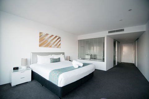 Q1 Resort & Spa - Accommodation QLD 2