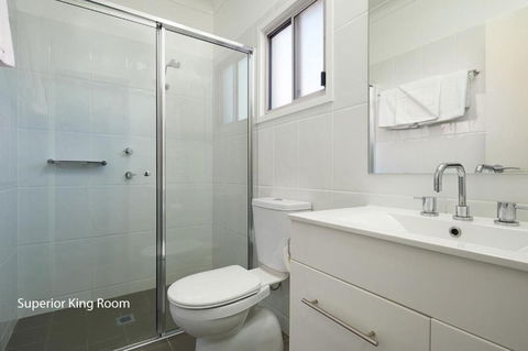 Charles Sturt Suites - Accommodation QLD 1