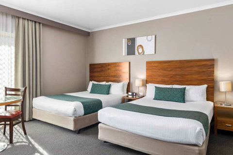 Quality Hotel Dickson - Accommodation QLD 2