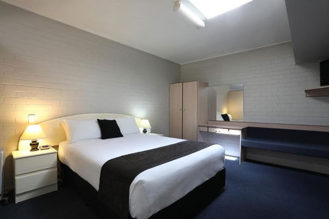 Redhill Tamworth Motor Inn - Accommodation QLD 1