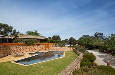 Royal Mail Hotel - Accommodation QLD 1