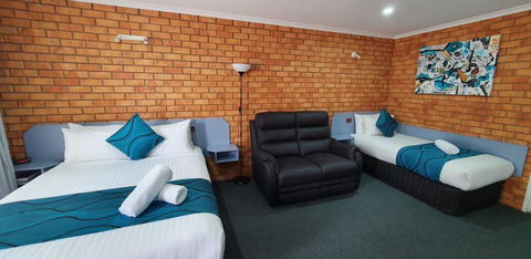 Centrepoint Motel - Accommodation QLD 2