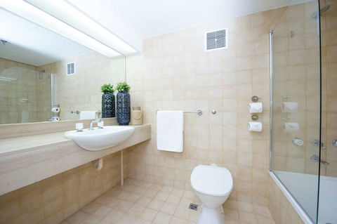 Best Western Plus Hotel Lord Forrest - Accommodation QLD 4