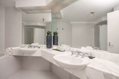 Best Western Plus Hotel Lord Forrest - Accommodation QLD 17