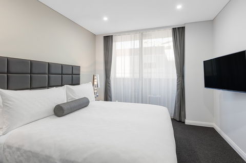 Meriton Serviced Apartments North Sydney - Accommodation QLD 3