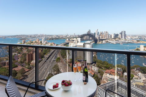 Meriton Serviced Apartments North Sydney - Accommodation QLD 13