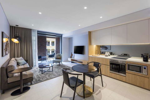 SKYE Suites Sydney - Accommodation QLD 6