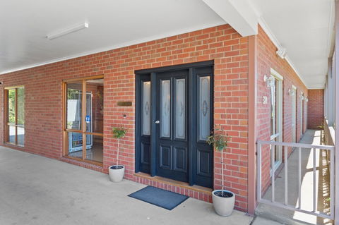 Burke & Wills Motor Inn - Accommodation QLD 2